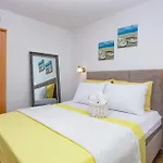 With Parking Space - 13973 Vodice