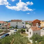 Apartman With Parking Space - 13973 *