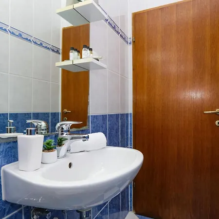 Apartman With Parking Space - 13973 *