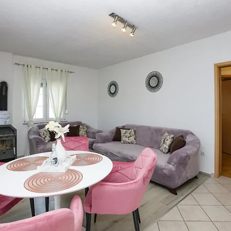 With Parking Space - 13973 Apartman