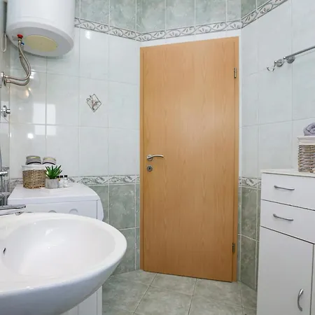 Apartman With Parking Space - 13973