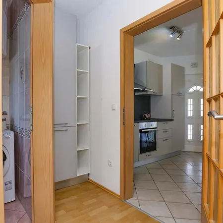 Apartman With Parking Space - 13973