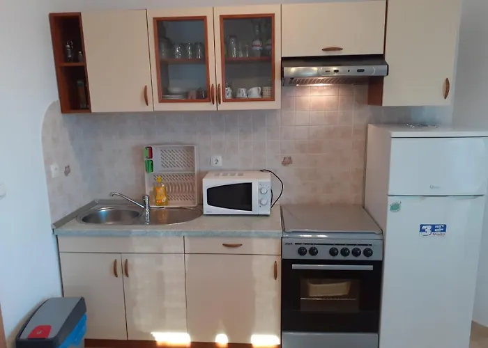 With Parking Space - 13973 Vodice